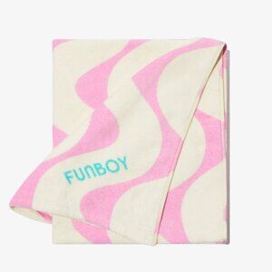 FUNBOY Poolside Leisure Club Beach Towel NWT Pink and White Fun Stripes Pool